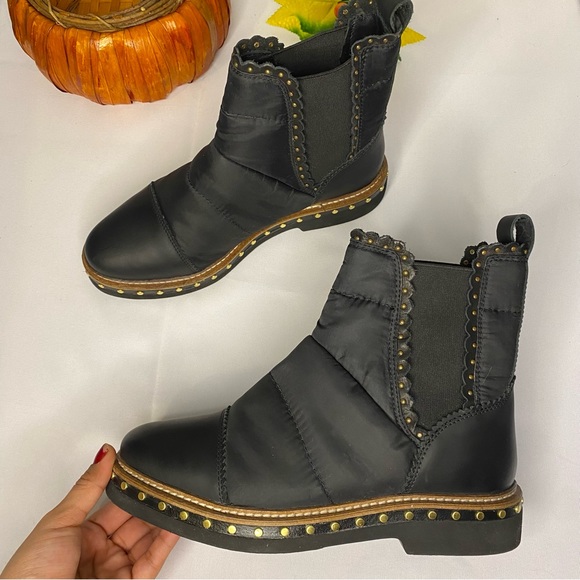 Free People Atlas Puffer Chelsea Black Booties Size 6 - Picture 8 of 13